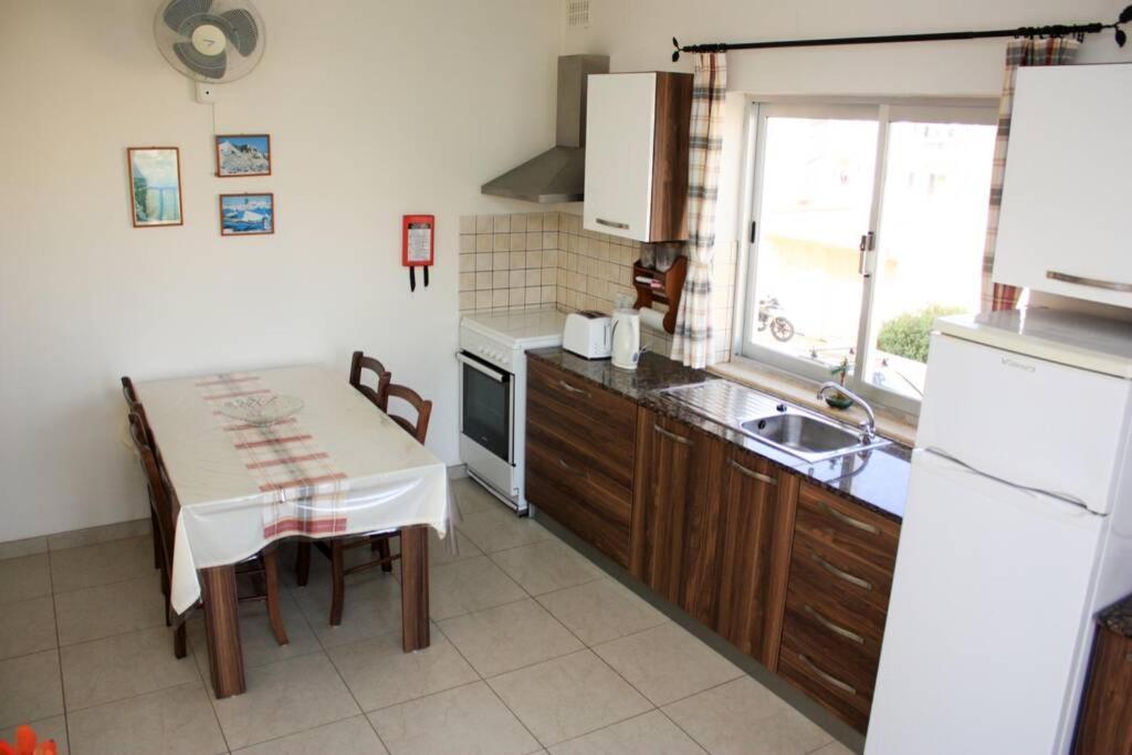 Fiesta Apartment Seaview Mellieħa Esterno foto